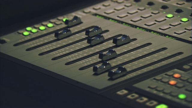 MS CU自动音频混音控制台视频素材