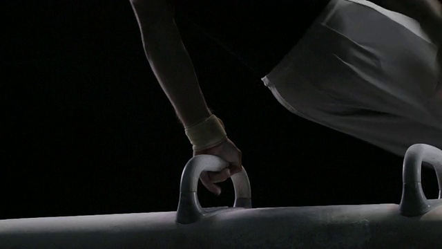 ECU男子体操运动员在鞍马表演/奥克兰，奥克兰，新西兰视频下载