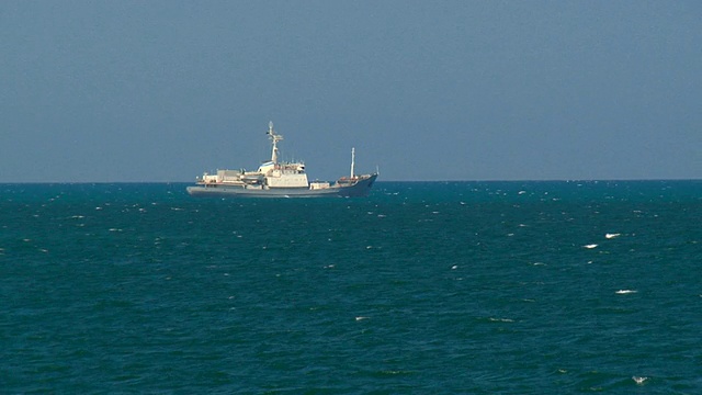 公海上的一艘考察船视频下载
