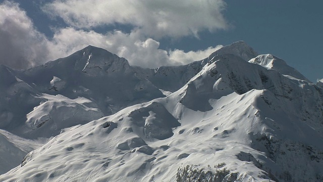 高清:雪山山峰视频素材