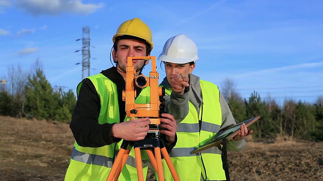 建筑工地的土地测量师视频素材