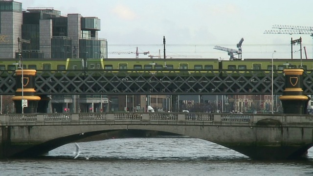 (HD1080i)爱尔兰:都柏林3D河流交通视频下载