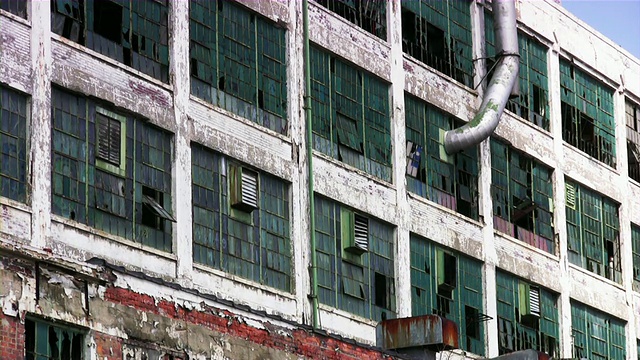 废弃的工业建筑工厂在底特律，密歇根州视频素材