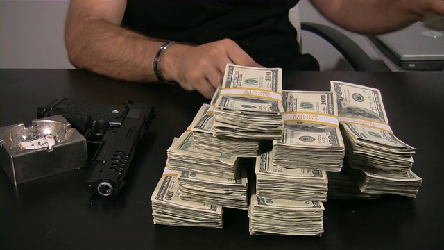犯罪活动，非法交易，犯罪，黑手党。我们的货币。现金。钱。视频下载