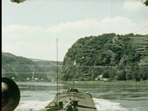 MS船在河中直接移动/德国视频素材