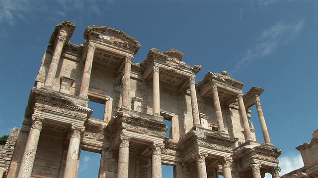 MS View of greek theatre / Ephesus, Selcuk, Celsus library， Ãgais省，土耳其视频素材