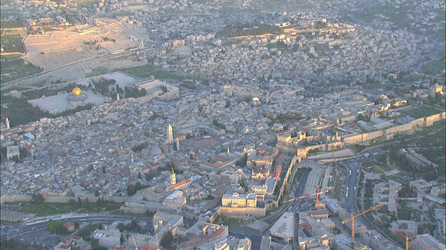 航拍以色列耶路撒冷老城的圣墓教堂视频下载