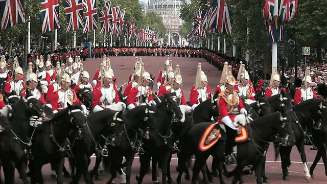 女王骑兵团和皇家骑兵，视频下载