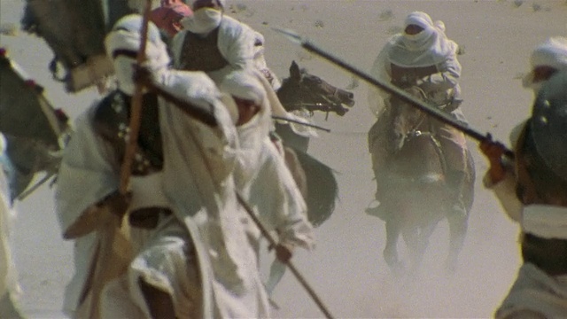 WS MS REENACTMENT战士在战斗与剑和矛，一些在马背上/伊朗视频下载