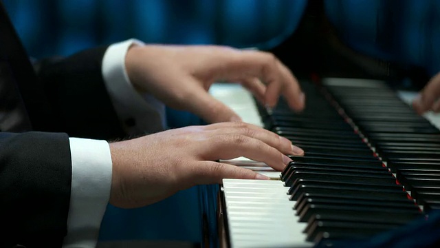 高清多莉:钢琴家的手视频素材