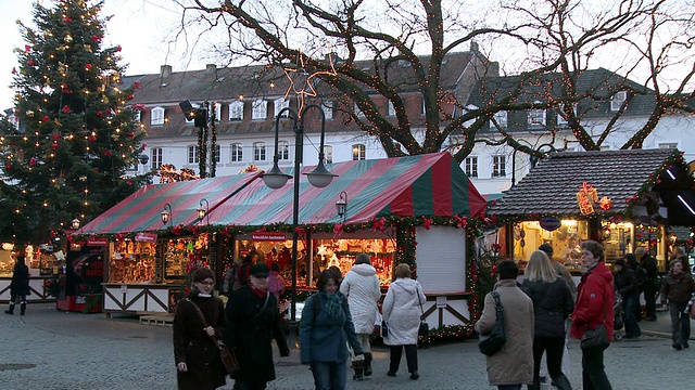 德国saarland Saarbrucken圣约翰市场的WS圣诞市场视频素材
