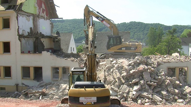 MS拆除公寓楼/ Saarburg，莱茵兰-普法尔茨，德国视频下载