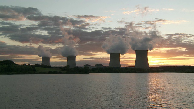 WS核电站黄昏日落/卡腾顿，洛林，法国视频下载