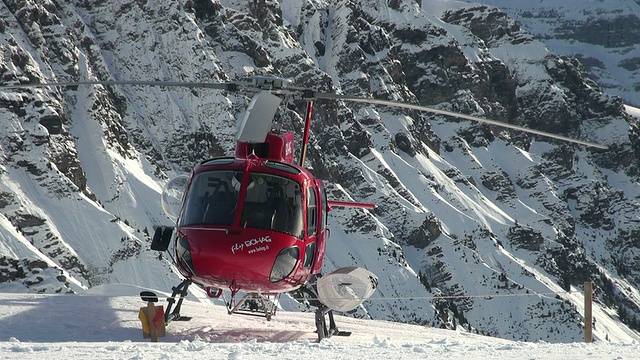 瑞士伯恩斯奥博兰mannlichen / Grindelwald的MS Helicopter视频下载