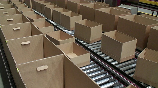 MS盒子在滚动机邮购公司/哈瑙，黑森，德国视频素材