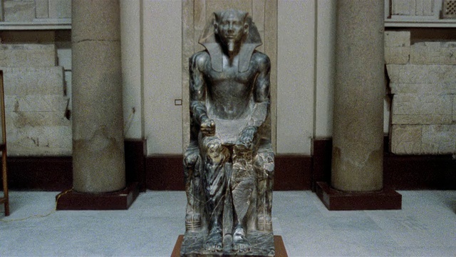 WS ZI CU闪长岩哈夫拉国王雕像，也被称为切夫伦国王，位于埃及博物馆/开罗视频下载