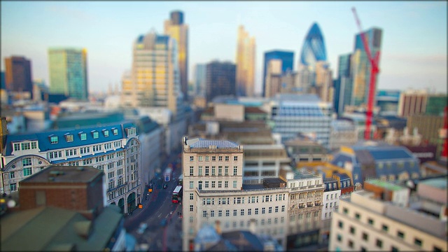 微型伦敦-主教门与伦敦城市天际线的背景视频素材