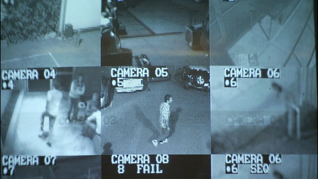 CU ZI安全摄像头显示人们在美国加州洛杉矶的办公楼里行走视频素材