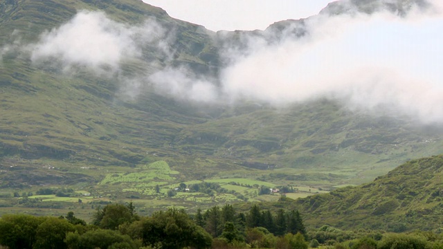 云移动macgillycuddy reek山/克里，明斯特，爱尔兰视频下载