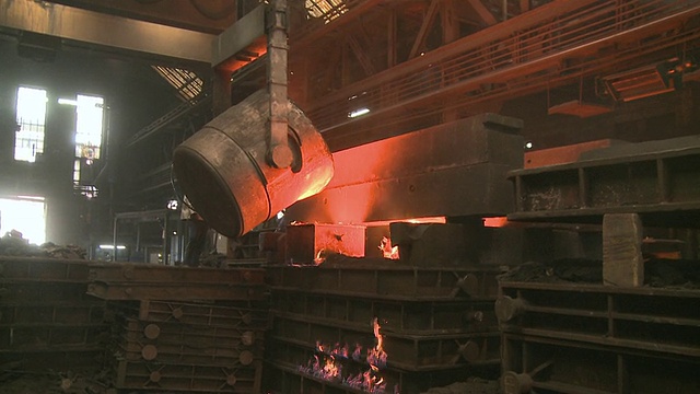 WS生产大厅铸造厂/ Juenkerath，莱茵兰-普法尔茨，德国视频素材
