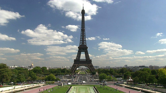 WS城市和埃菲尔铁塔/巴黎，法兰西岛，法国视频下载