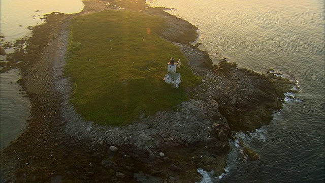 美国缅因州，日出时的两座布什岛灯塔视频素材