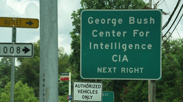 美国哥伦比亚特区华盛顿中央情报局高速公路标志视频素材