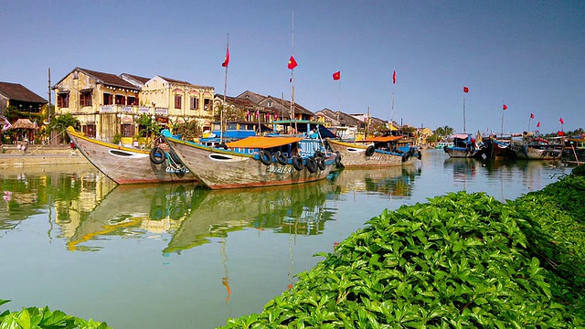 WS T/L大型渔船站在thu bon河/会安，广南，越南视频素材