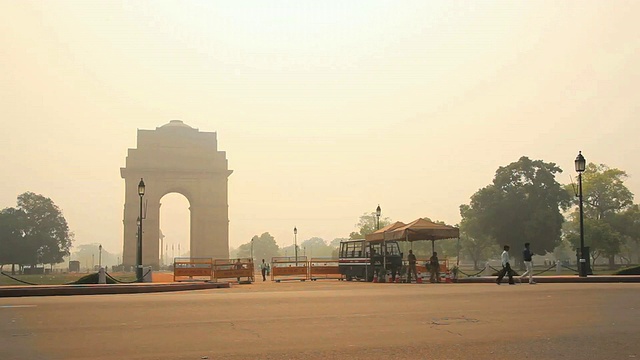 MS拍摄的印度门纪念碑/德里，印度视频素材