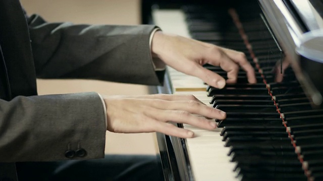钢琴家作曲视频下载