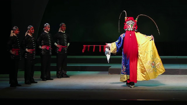 MS艺术家在剧场表演秦腔，秦腔是中国西北地区的代表性民间戏曲视频素材