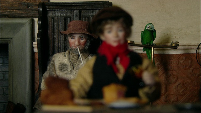 微型维多利亚后期场景，娃娃吃，娃娃屋，伦纳德斯利花园，西苏塞克斯，英国视频下载