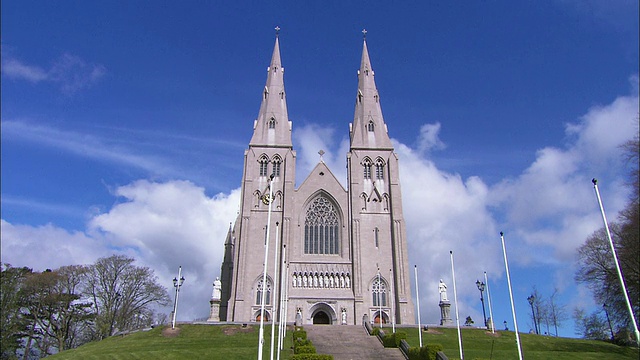 北爱尔兰阿马的双尖顶大教堂视频下载