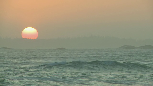 WS拍摄的太平洋日落/托菲诺，加拿大不列颠哥伦比亚省视频下载