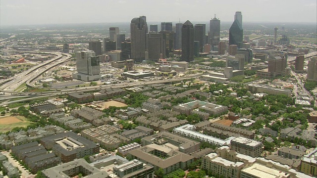 美国德克萨斯州达拉斯市中心的MS空中摩天大楼视频素材