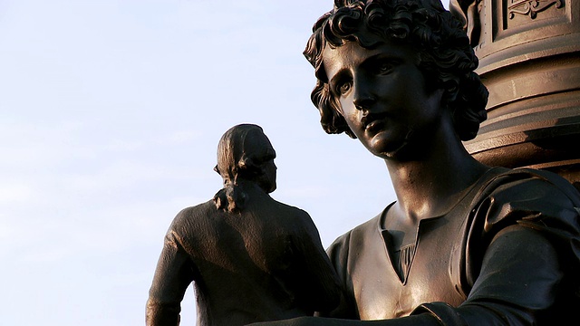 铜雕像/德累斯顿，萨克森，德国视频下载