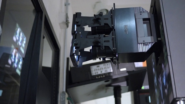 MS PAN 3D电影放映机与立体图像分配器附件在影院多路影院视频下载