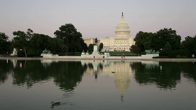 日落时分的美国国会大厦视频素材