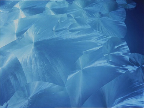 从左到右，蓝底霜形成视频素材