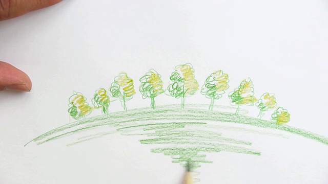 在纸上画绿树视频下载