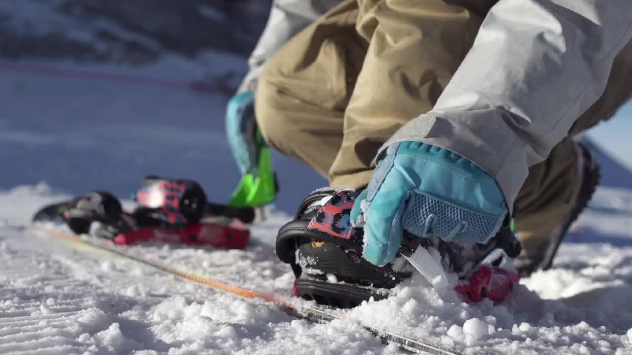 滑雪绑在视频下载