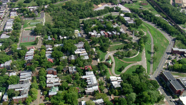 美国弗吉尼亚州里士满郊区的WS空中ZI视图视频下载