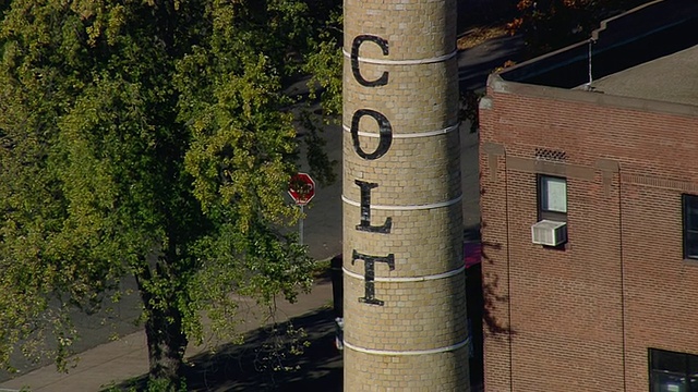 CU AERIAL ZO拍摄于Colt Plant / Connecticut，美国视频素材