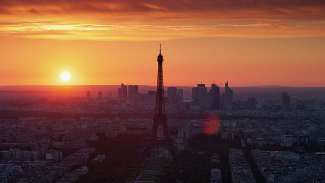 时光流逝:巴黎艾菲尔铁塔视频素材