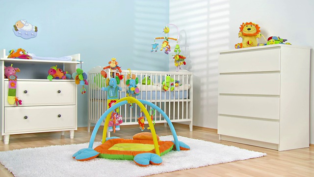HD DOLLY:美丽现代育婴室视频素材