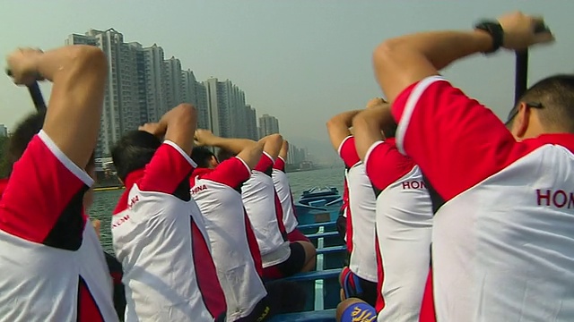 近距离拍摄的人划船香港广东中国视频素材