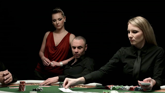 高清多莉:赢得一场扑克游戏视频下载