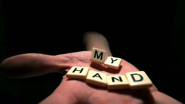手抓字母片拼写我的手视频下载