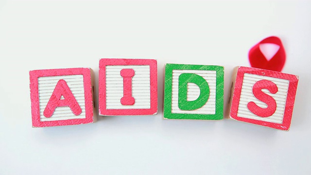 Aids用红丝带用方块拼出来视频下载