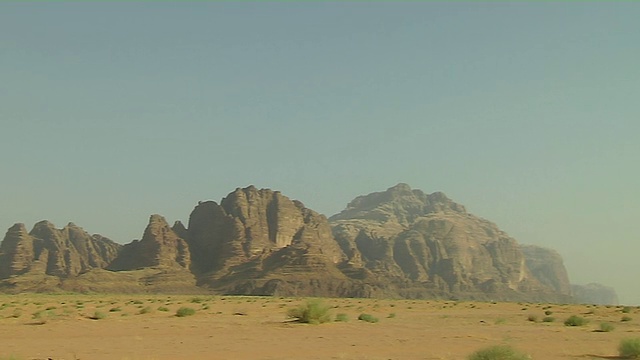 约旦瓦迪鲁姆亚喀巴省左射山视频素材